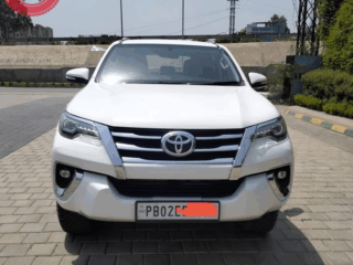 FORTUNER 4X2  call 7973198296
