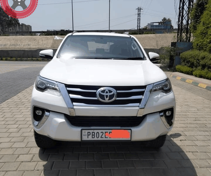 FORTUNER 4X2  call 7973198296