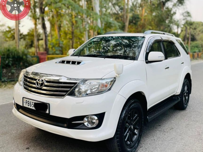 Fortuner 4×2  call 98884-00143