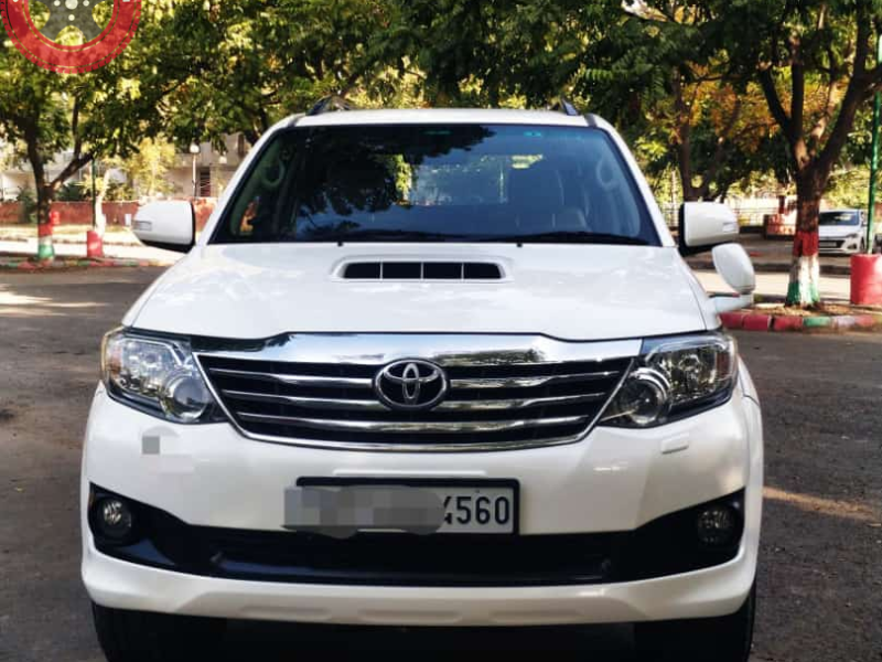 FORTUNER 4X2 AUTO CALL 9888988822
