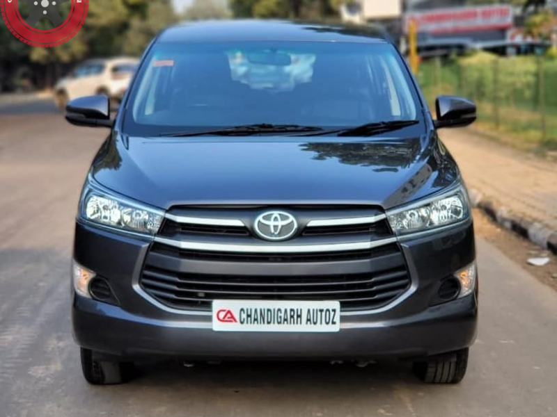 Innova Crysta 2.4 Gx. CALL 9910222652.