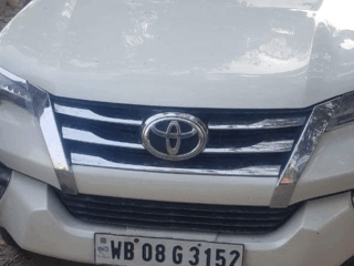 Toyota Fortuner 4×2 call 9354303615