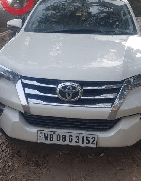 Toyota Fortuner 4×2 call 9354303615