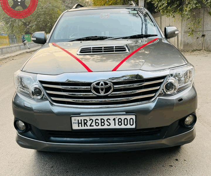 Toyota Fortuner 4*4 call 8368114731
