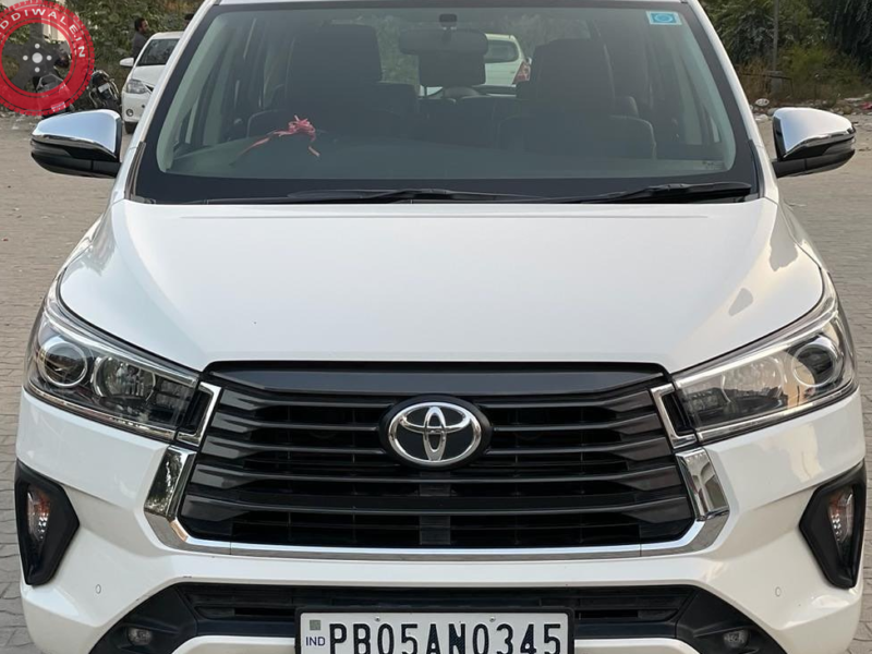 TOYOTA INNOVA CRYSTA-9814203444
