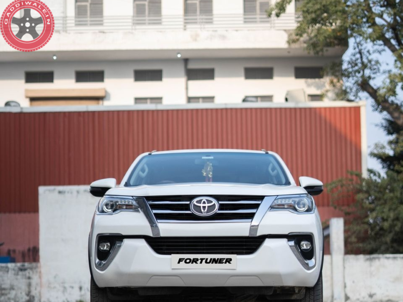 Toyota Fortuner call 9499400001