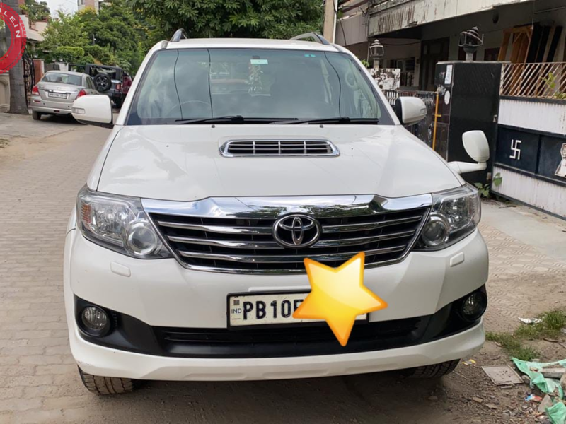 FORTUNER AUTO MATIC CALL 7009804619