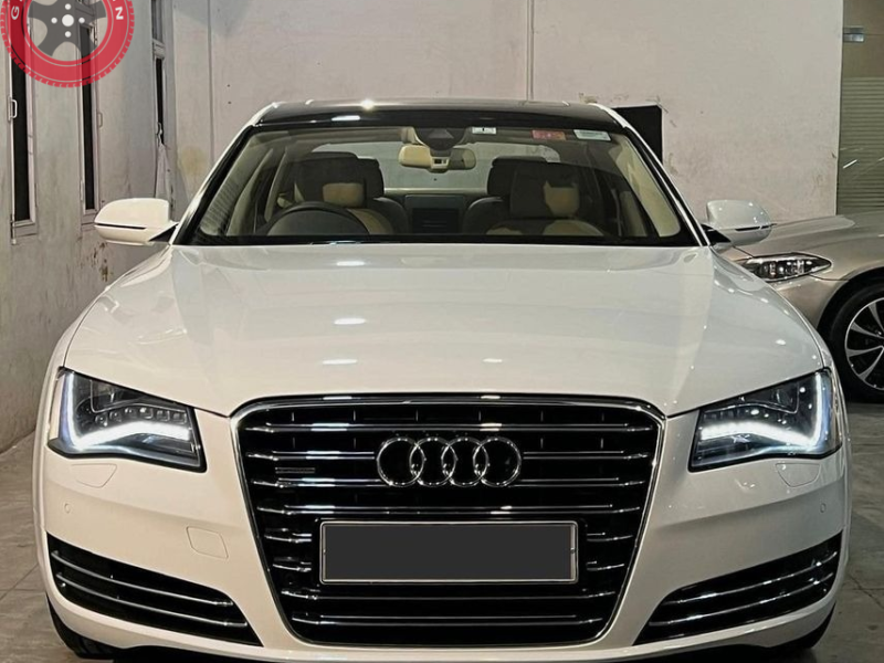 Audi A8 -9815768585