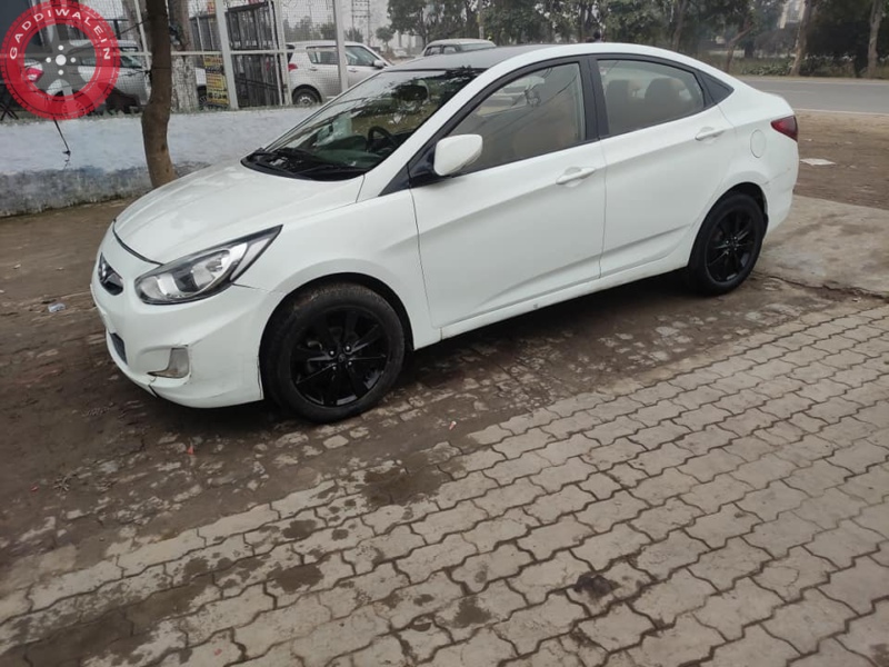 Hyundai Verna fludic  9361100003