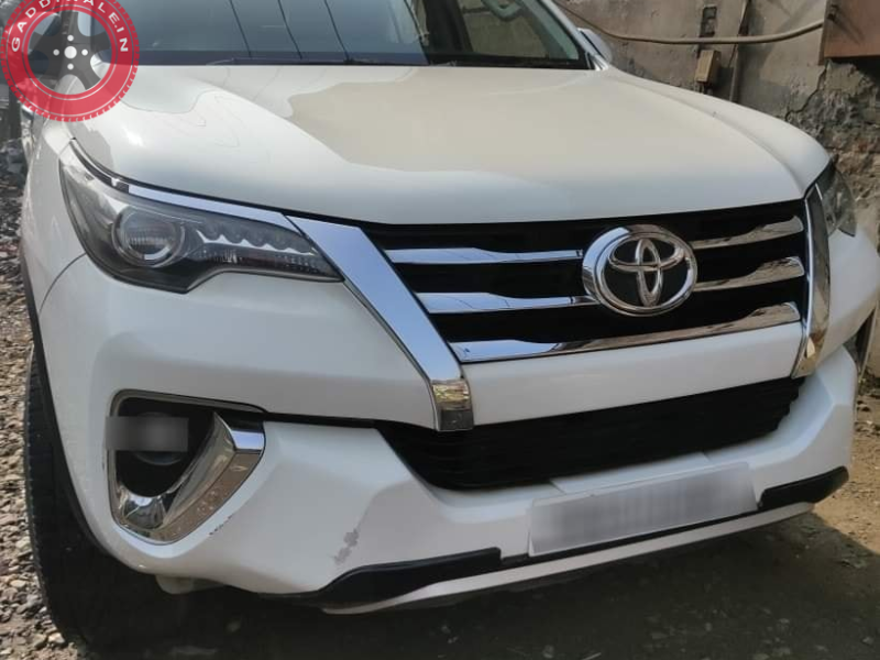 FORTUNER  4X2 AUTOMATIC  7973198296