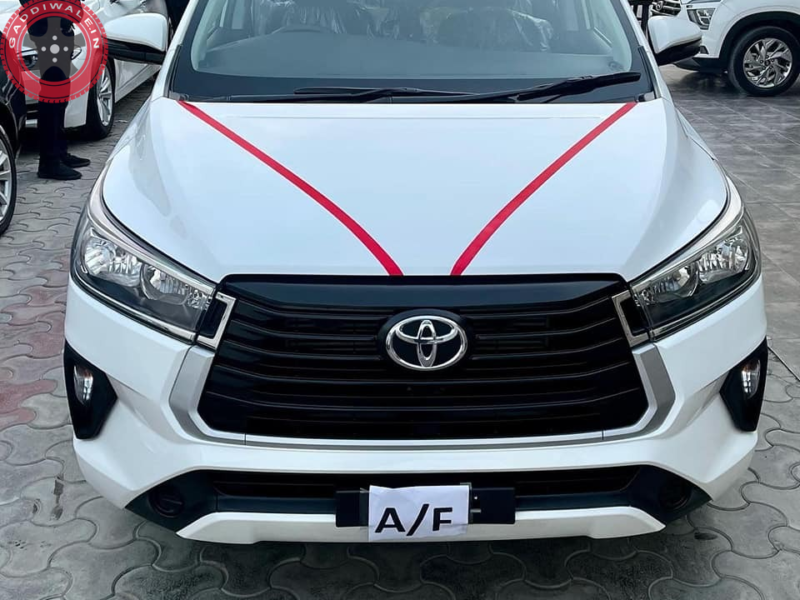 TOYOTA INNOVA CRYSTA  7696367038