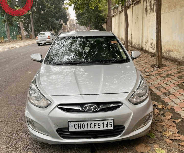 Hyundai Verna 1.6 sx optional 9815544474