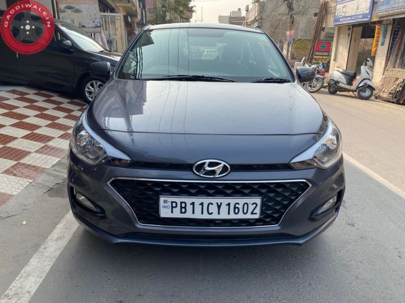 Hyundai I20 petrol Magna  9815243211