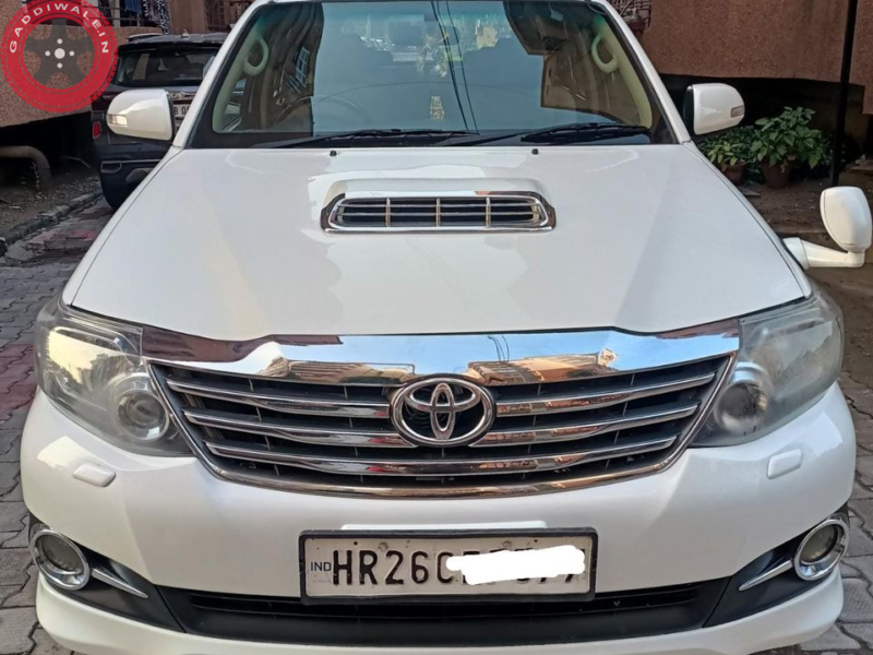 Toyota Fortuner 95015 55335