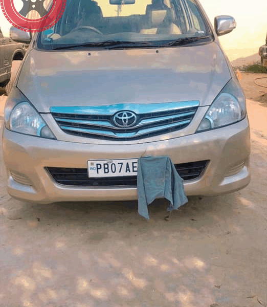 Toyota Innova 2012 g4   9915623236