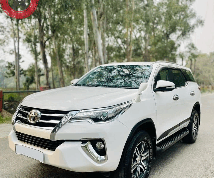Fortuner 4×2 Auto  9888400143