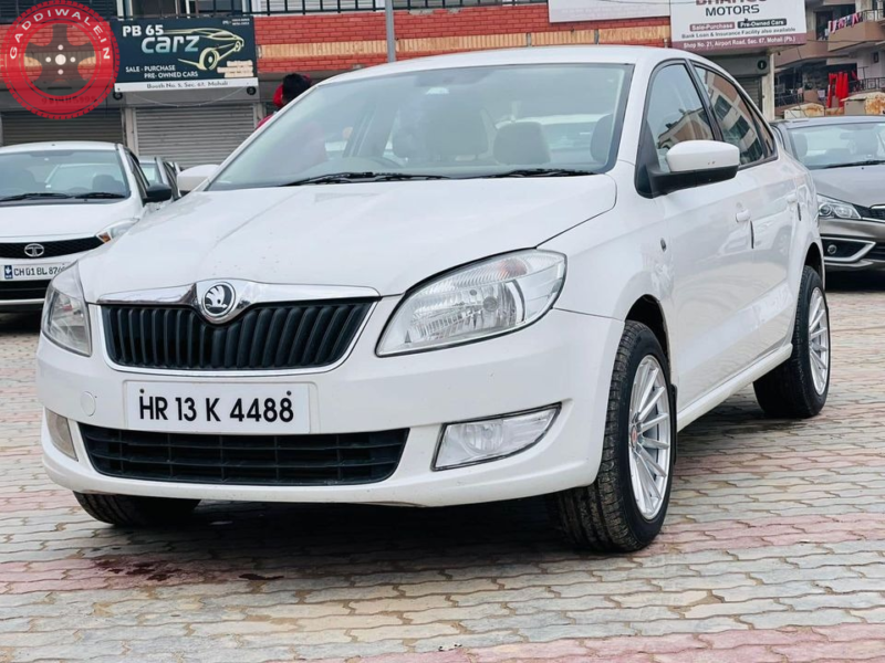 Skoda rapid 1.5  9330920007