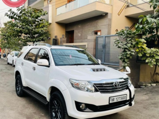 TOYOTA FORTUNER  7710778107