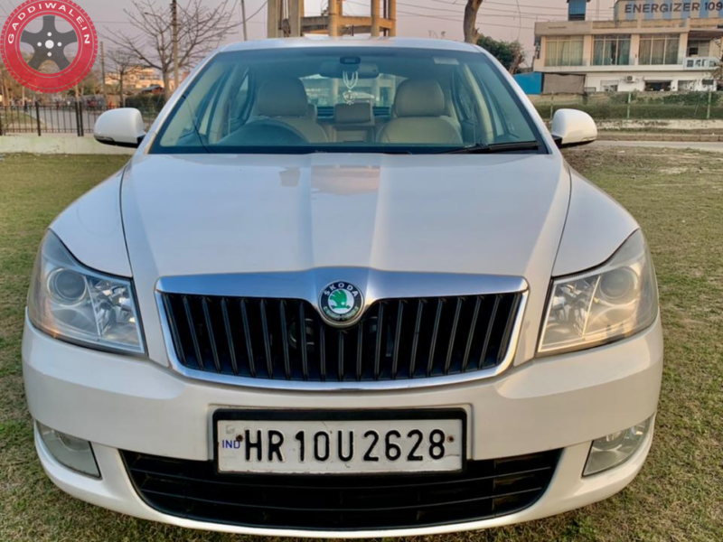 SKODA LAURA  94636-55785