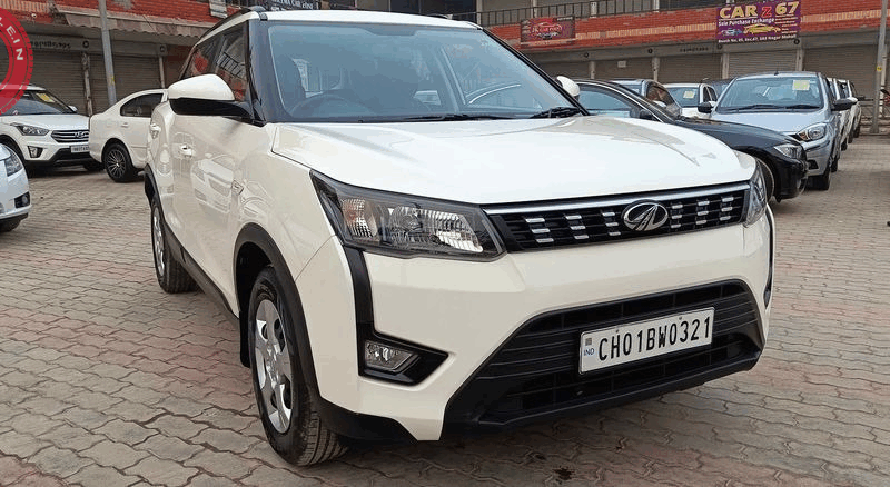 Xuv 300  w6  9781117555