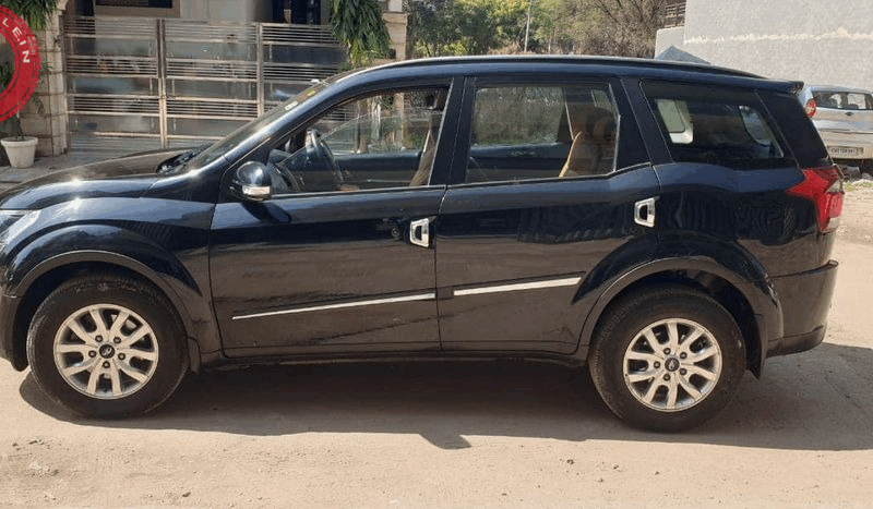 MAHINDRA XUV 500 W9  9613200037