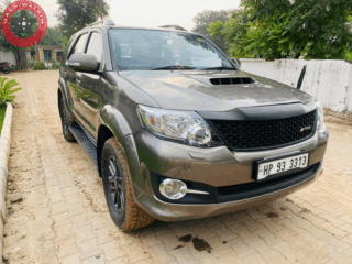 Toyota fortuner 9882339009