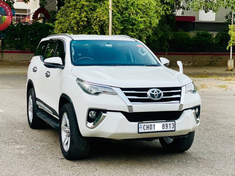 FORTUNER Auto 4×2 Call 9878550090