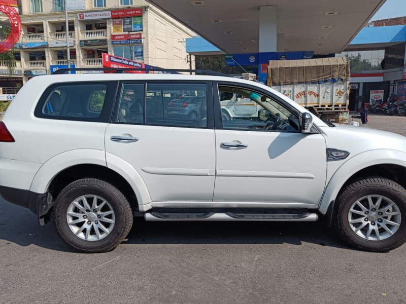 PAJERO SPORTS CALL  9888555200