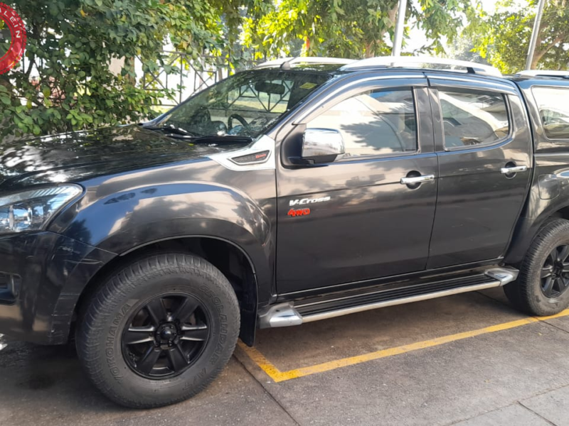 ISUZU V CROSS CALL9888788133