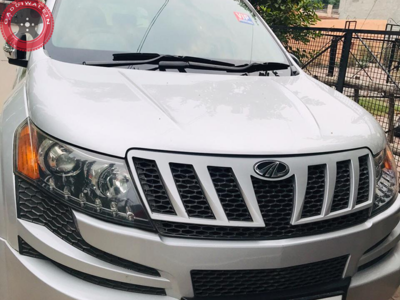 mahindra xuv w8